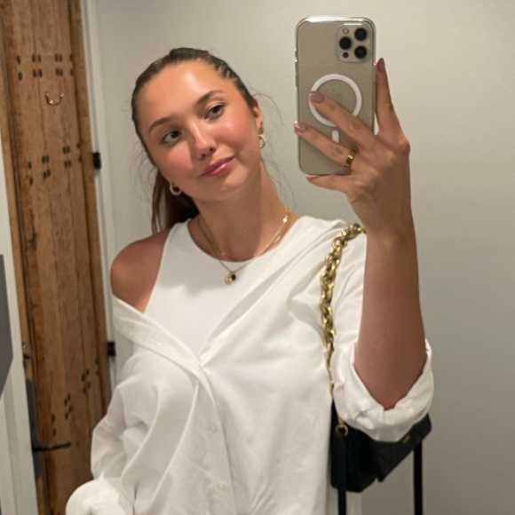 Profile Picture of Olga Lipinski (@olgalipinski) on Poshmark