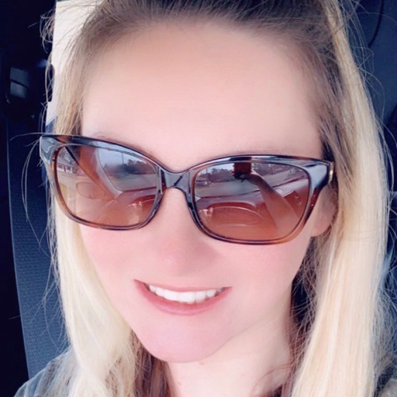 Profile Picture of Canisha Collier (@canisha21) on Poshmark