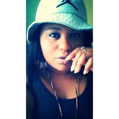 Profile Picture of Adele (@Del26Shaw) on Twitter