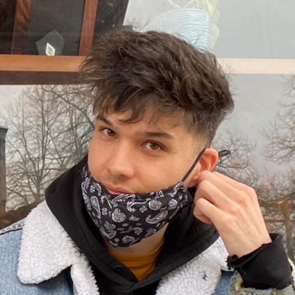 Profile Picture of Scott Alonzo (@scott_alonzo) on Poshmark