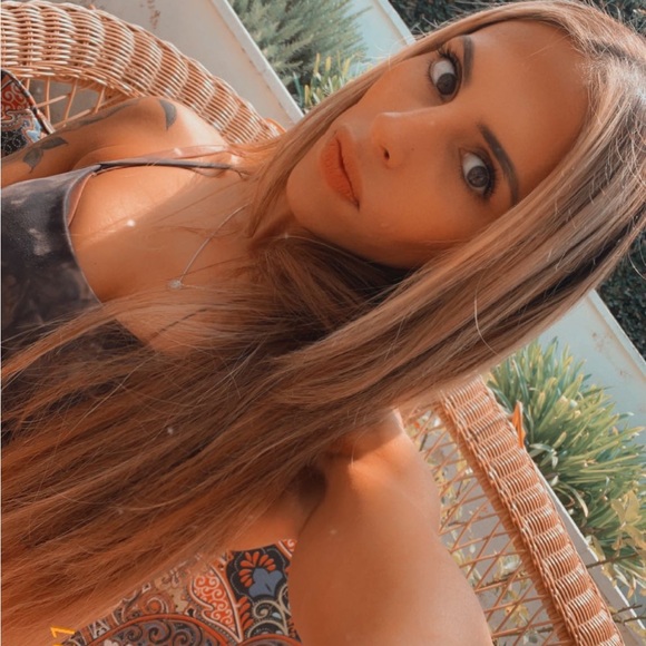 Profile Picture of Michelle Ciaravino (@m_ciaravino) on Poshmark