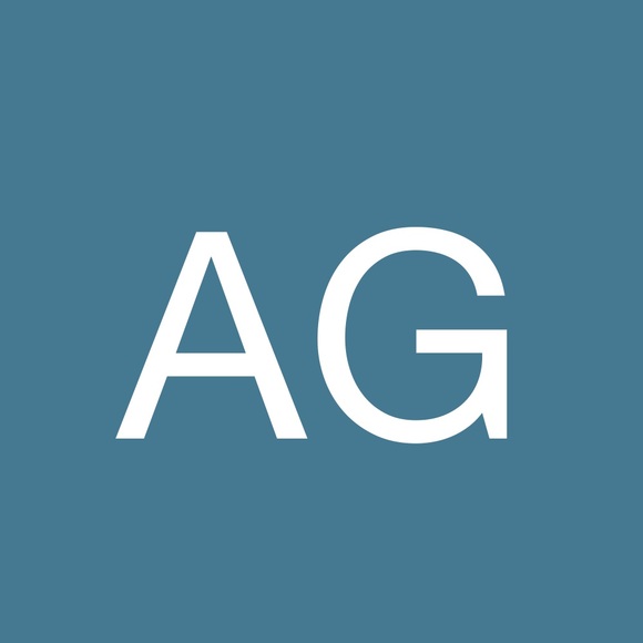Profile Picture of Adrian Gooden (@adrianinhd) on Poshmark