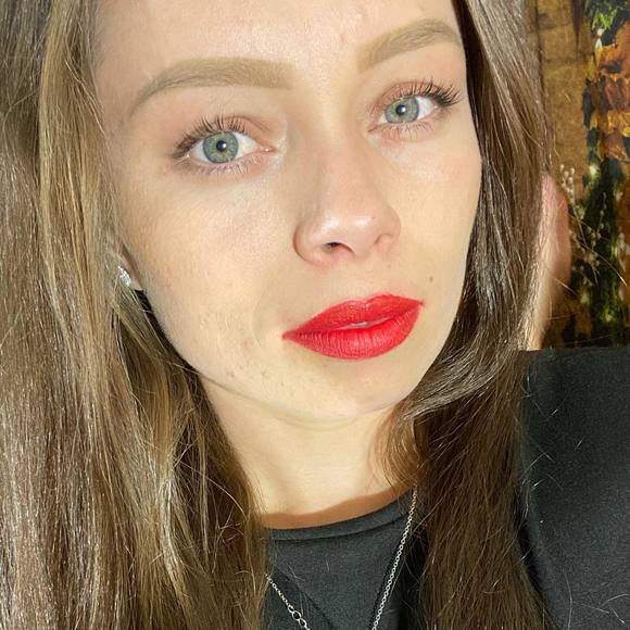 Profile Picture of Cheña Cheña (@mayracartagena) on Poshmark