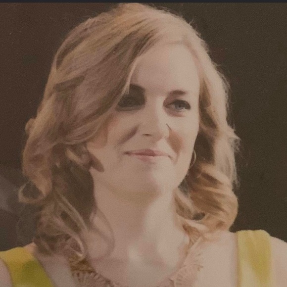 Profile Picture of Carly Hayes (@carly81fergus) on Poshmark