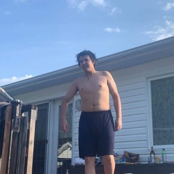 Profile Picture of Jordan Savard (@jordansavard570) on Poshmark