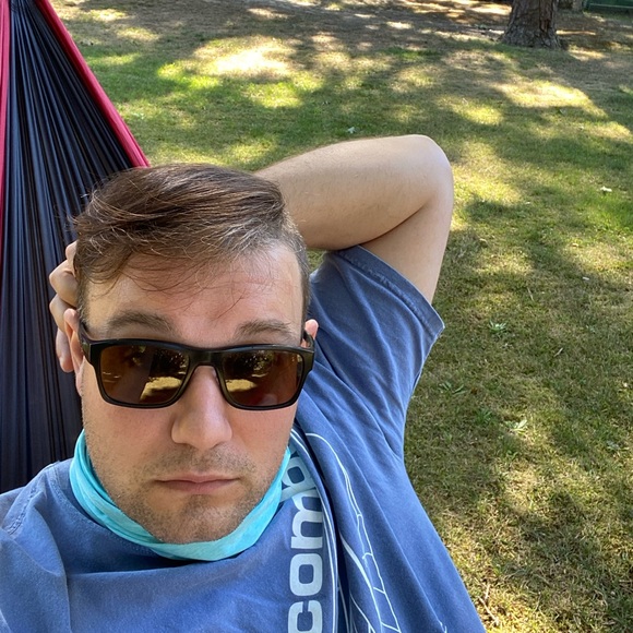 Profile Picture of Chris Leahy (@cdavidleahy) on Poshmark