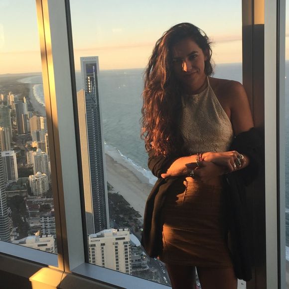 Profile Picture of Danielle Roel (@danielleroel) on Poshmark