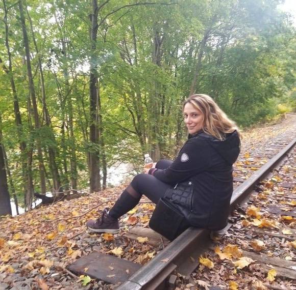 Profile Picture of Elizabeth Lempert (@elempert) on Poshmark