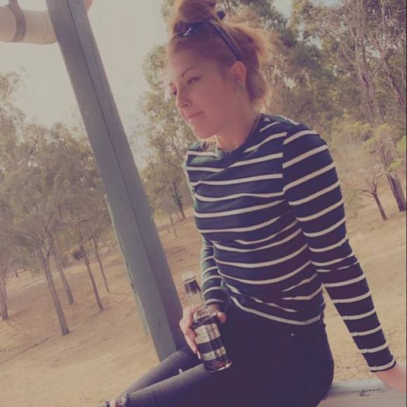 Profile Picture of Alesha Labudda (@aleshalabudda) on Poshmark