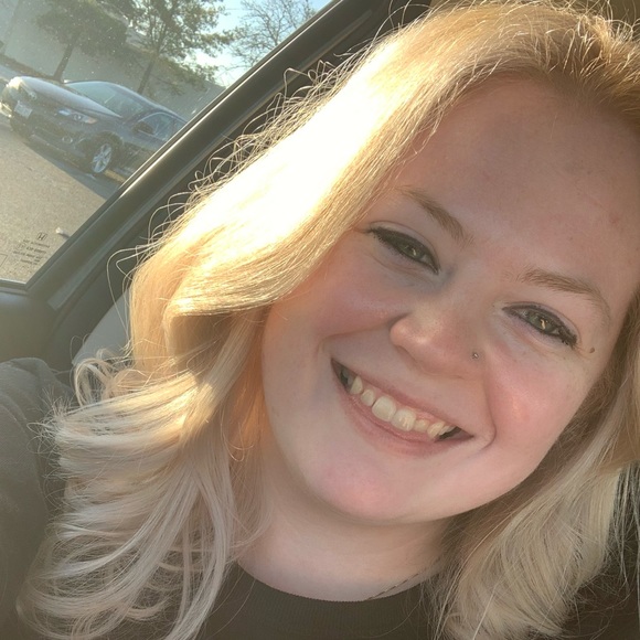 Profile Picture of ! emily Gamauf (@emgam18) on Poshmark