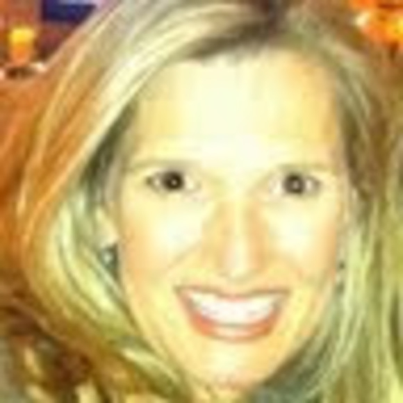 Profile Picture of Michele Koppin (@michelekoppin) on Poshmark