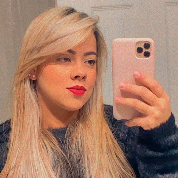 Profile Picture of Ana paula Valle (@anapaulaspv) on Poshmark