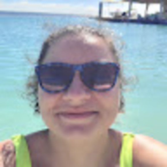 Profile Picture of Mary Givens (@mgivens3122) on Poshmark