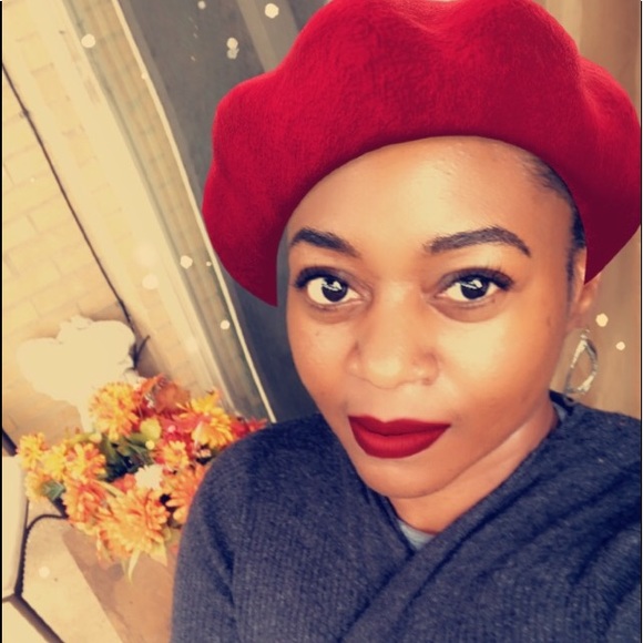Profile Picture of Robin Peavy (@robinpeavy) on Poshmark