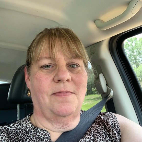 Profile Picture of Lisa Shirley (@weaser011665) on Poshmark