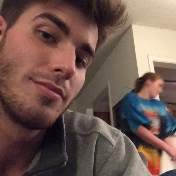 Profile Picture of Jestan Deville (@jestandeville) on Poshmark