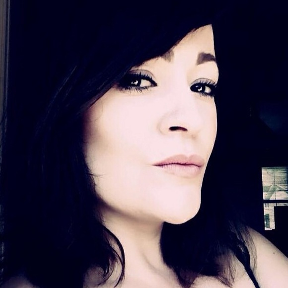 Profile Picture of !! key Zatto (@keyzatto) on Poshmark