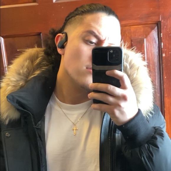 Profile Picture of Kaleth Zuniga (@kaletos) on Poshmark