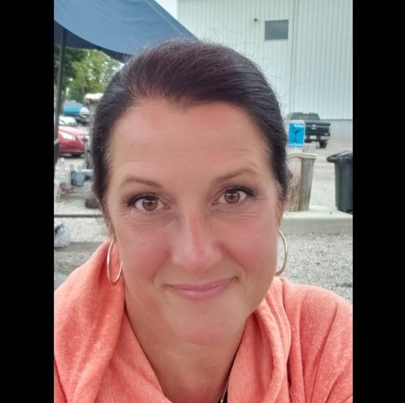 Profile Picture of Jennifer Krisinski (@krisinski) on Poshmark