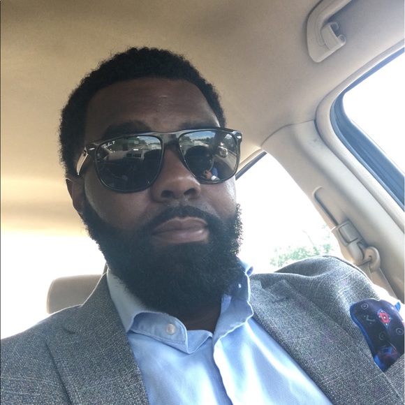 Profile Picture of Bryon Walton (@bryonwalton84) on Poshmark