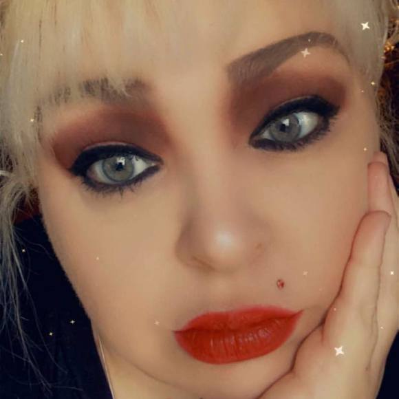 Profile Picture of Amanda Perrigan (@amandaperrigan) on Poshmark