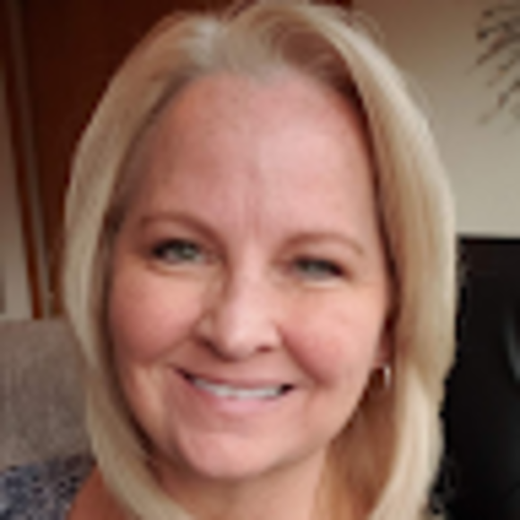 Profile Picture of Lisa Mccaig (@lisaamccaig) on Poshmark