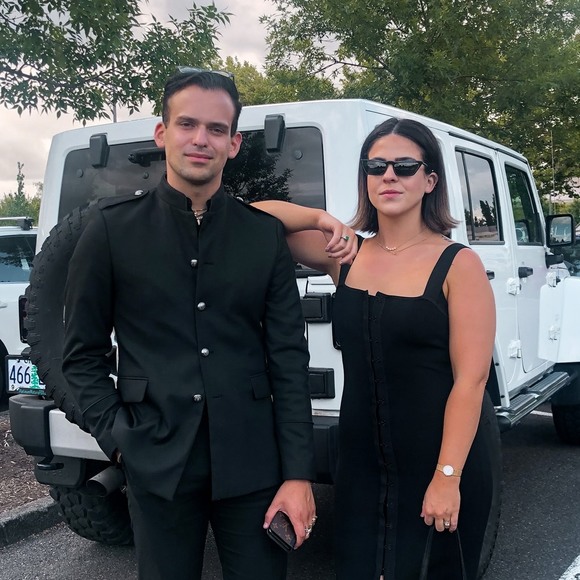 Profile Picture of Andrew Hamburger (@hamburgerman14) on Poshmark