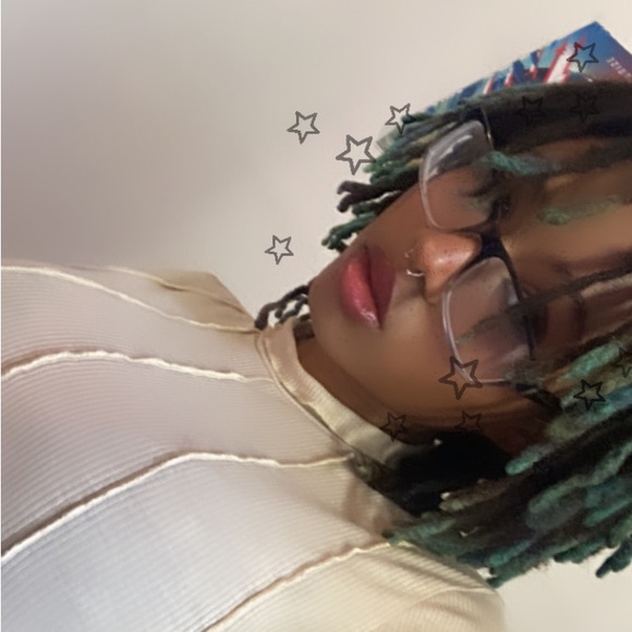 Profile Picture of Aaliyah Foster (@aaliyah_is_12) on Poshmark