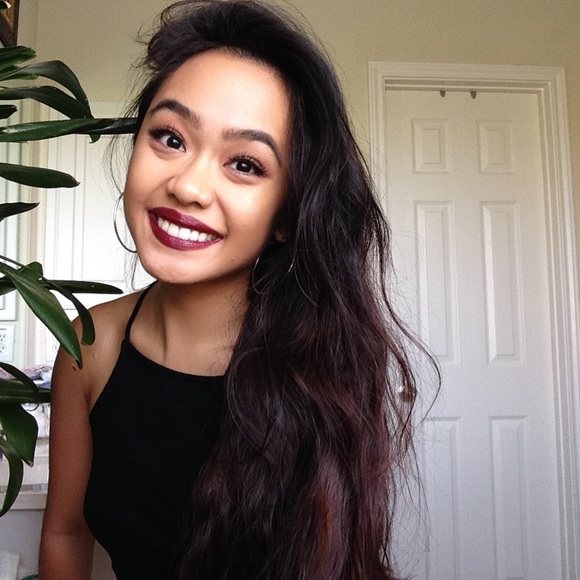 Profile Picture of Danielle Tamayo (@dtam) on Poshmark