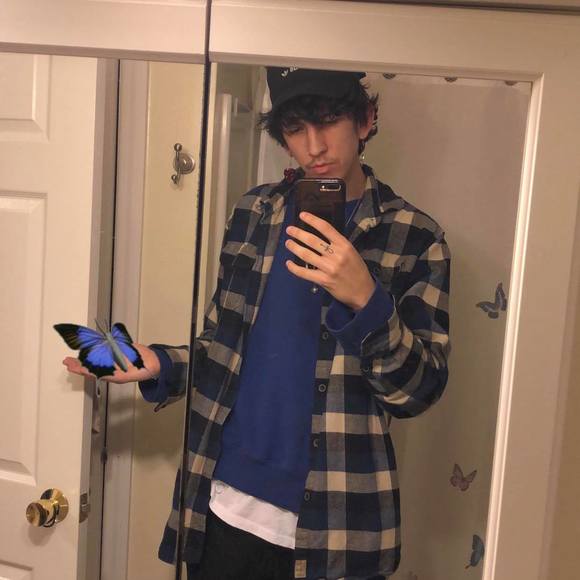 Profile Picture of Hudson Moutinho (@bdkgang) on Poshmark