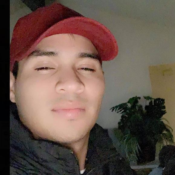 Profile Picture of Alejandro Lara (@alex_lara92) on Poshmark