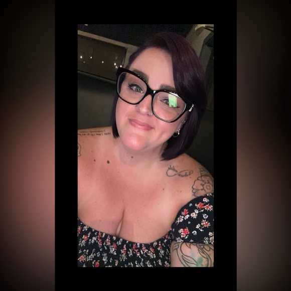 Profile Picture of Sarah Bradley-almanzar (@sarahboo08) on Poshmark