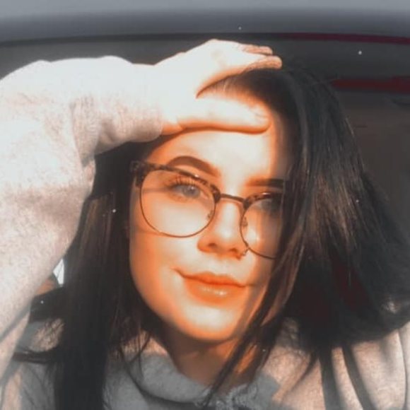 Profile Picture of Kenzie Oehlerts (@kenzie_oehlerts) on Poshmark