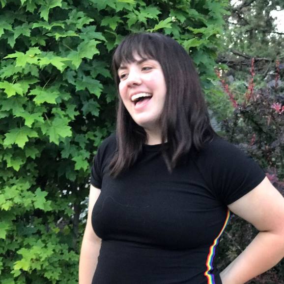 Profile Picture of Mandy Stirling (@mandystirling) on Poshmark