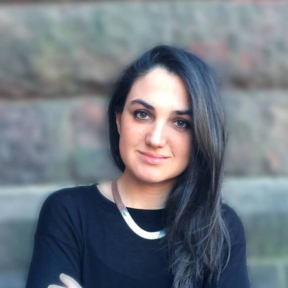 Profile Picture of Laura Colagrande (@lauracolagrande) on Poshmark