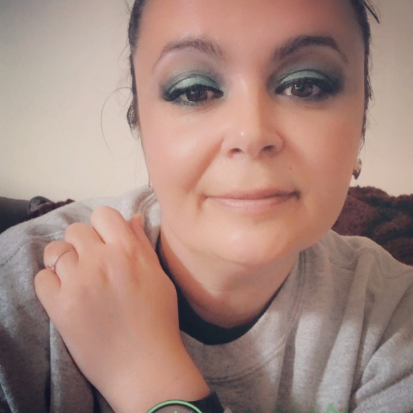 Profile Picture of Krista Kosman (@eekitsteense) on Poshmark