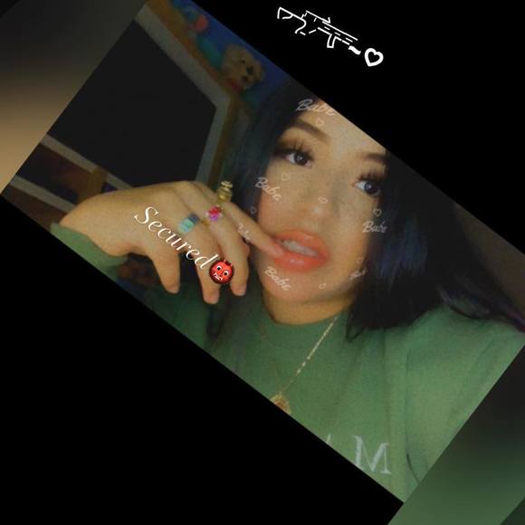 Profile Picture of Emily Salazar (@emilysalazar829) on Poshmark