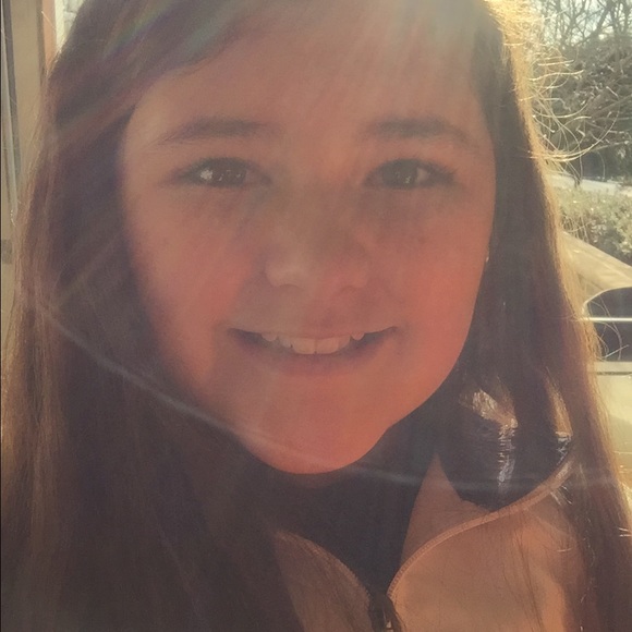 Profile Picture of Halie Hulin (@halie_hulin19) on Poshmark