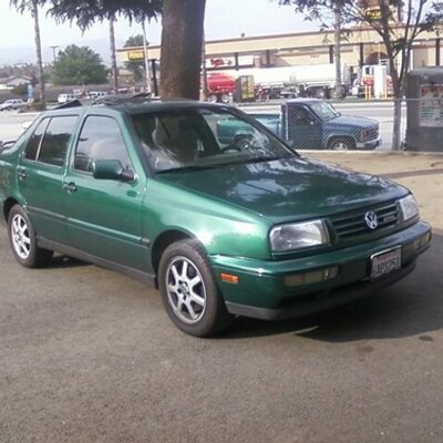 Profile Picture of Robert Cisneros (@Robertstar13) on Twitter