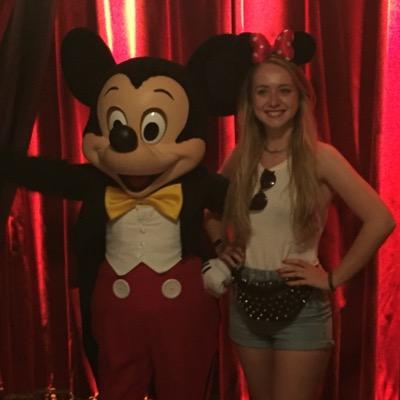 Profile Picture of LN (@ellen_irving) on Twitter
