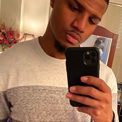 Profile Picture of Dee (@4Darrell) on Twitter