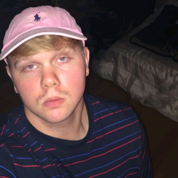Profile Picture of Gary Bennett (@garybennett0709) on Poshmark