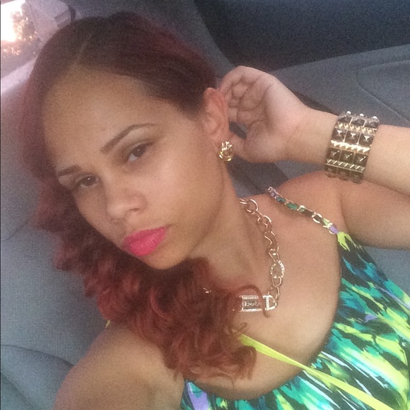 Profile Picture of Candyce Sharpe (@candycesharpe) on Poshmark