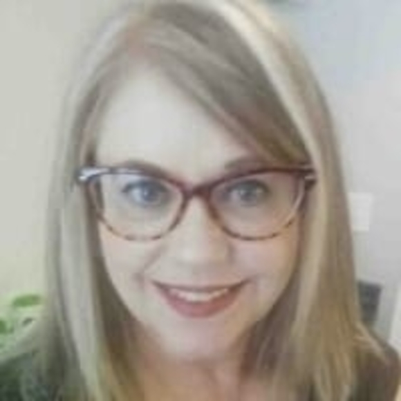 Profile Picture of Lisa Mingus (@minglet) on Poshmark