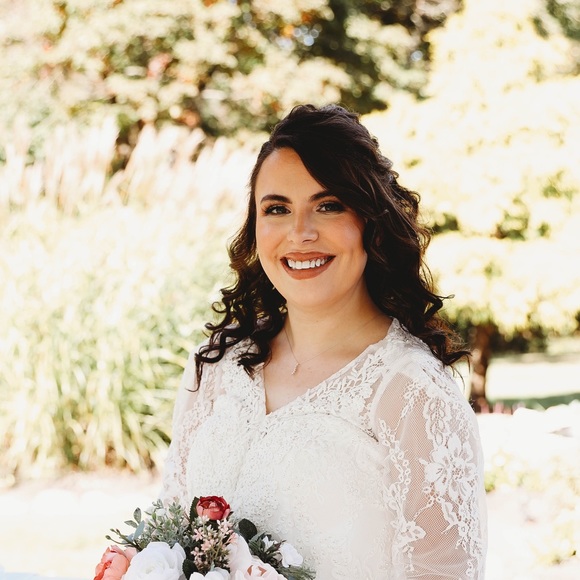 Profile Picture of Kim Osterman (@kim_lones) on Poshmark