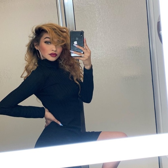 Profile Picture of Kashmire Ledesma (@kashmireledesma) on Poshmark