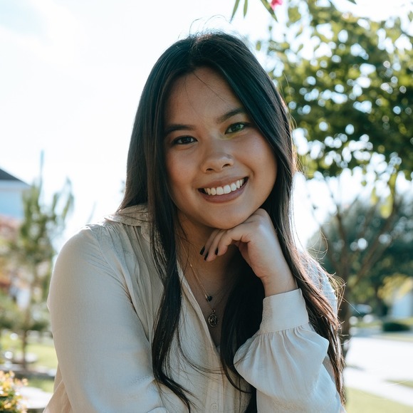 Profile Picture of Julia Cao (@julia_cao) on Poshmark