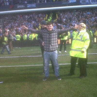 Profile Picture of David Crozier (@DaveCrozey) on Twitter
