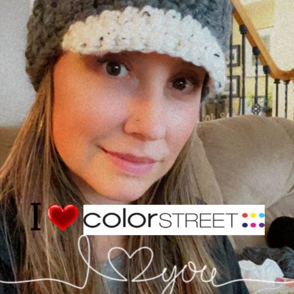 Profile Picture of Michelle Brownlee davey (@mikasmommy) on Poshmark