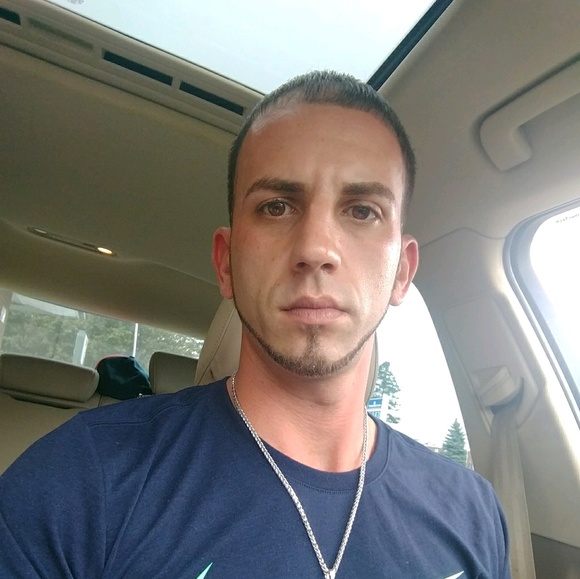 Profile Picture of Christopher Cleary (@clearyc30) on Poshmark
